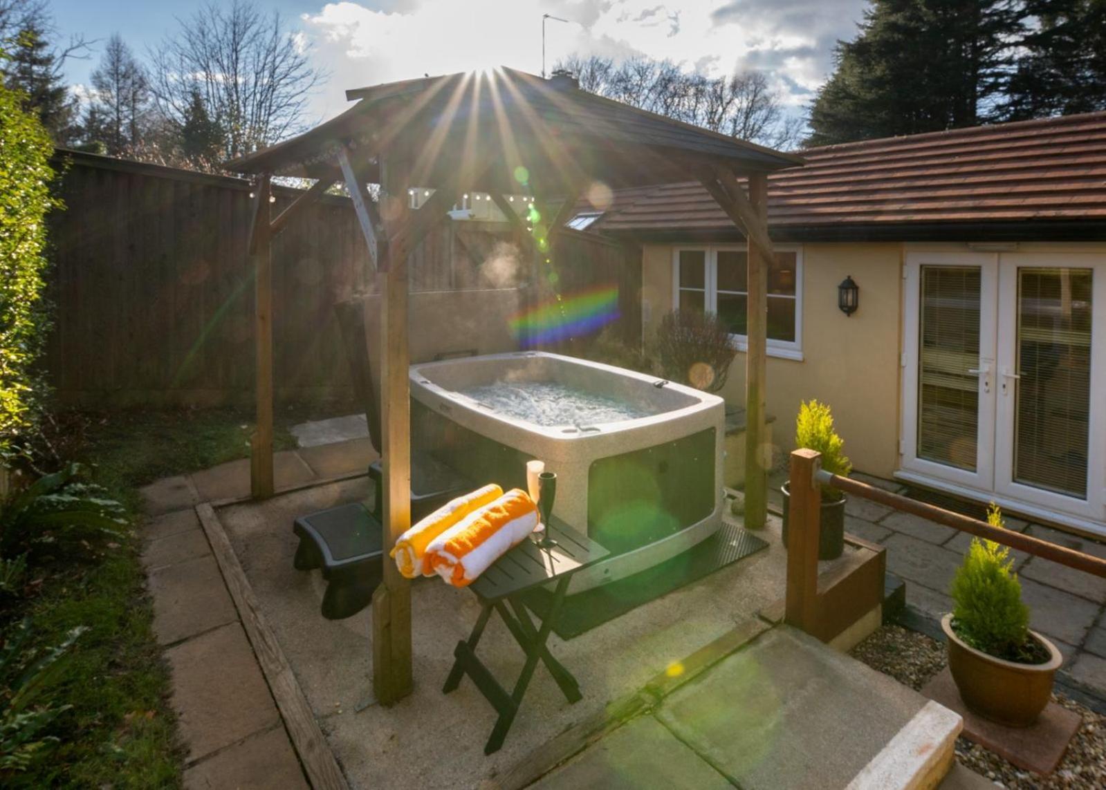 The Retreat, Own Hot Tub, Romantic Escape, Near Lyme Regis Exterior foto